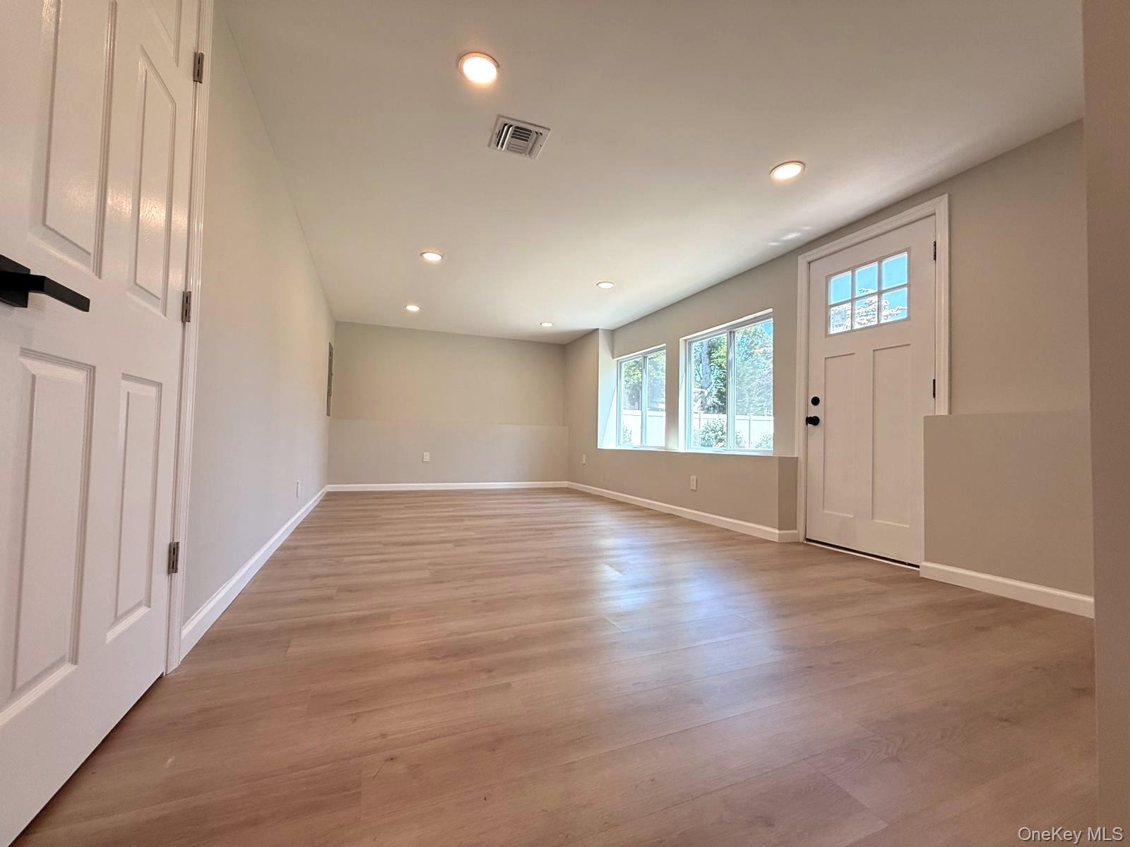 #18 photo, 109 North Drive, Massapequa , NY 11758