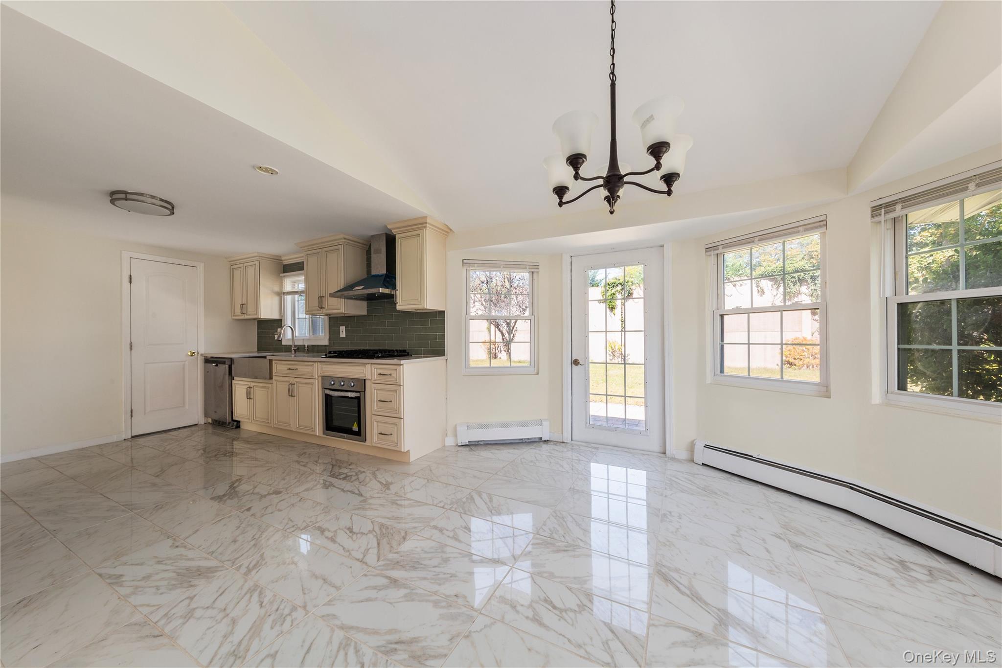 #11 photo, 44 Apple Tree Drive, サフォーク郡 Hauppauge , NY 11788