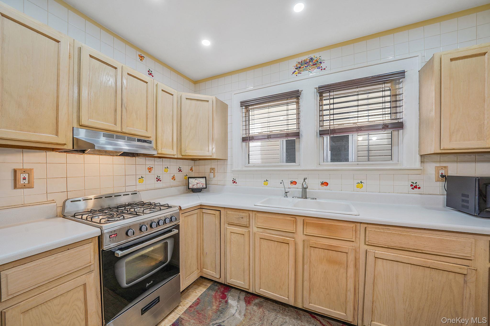 #19 photo, 110-35 107th Street, Ozone Park , NY 11417