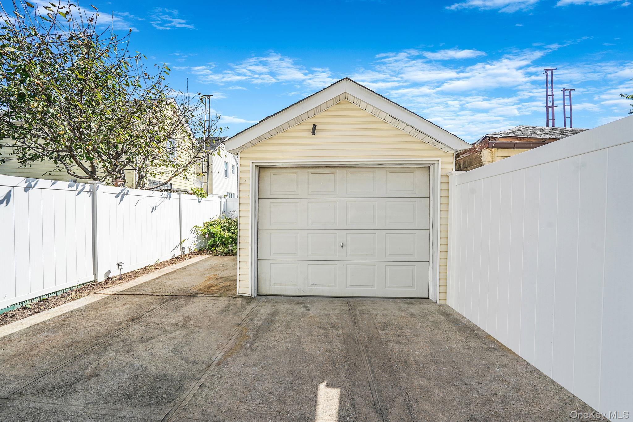 #6 photo, 110-35 107th Street, Ozone Park , NY 11417