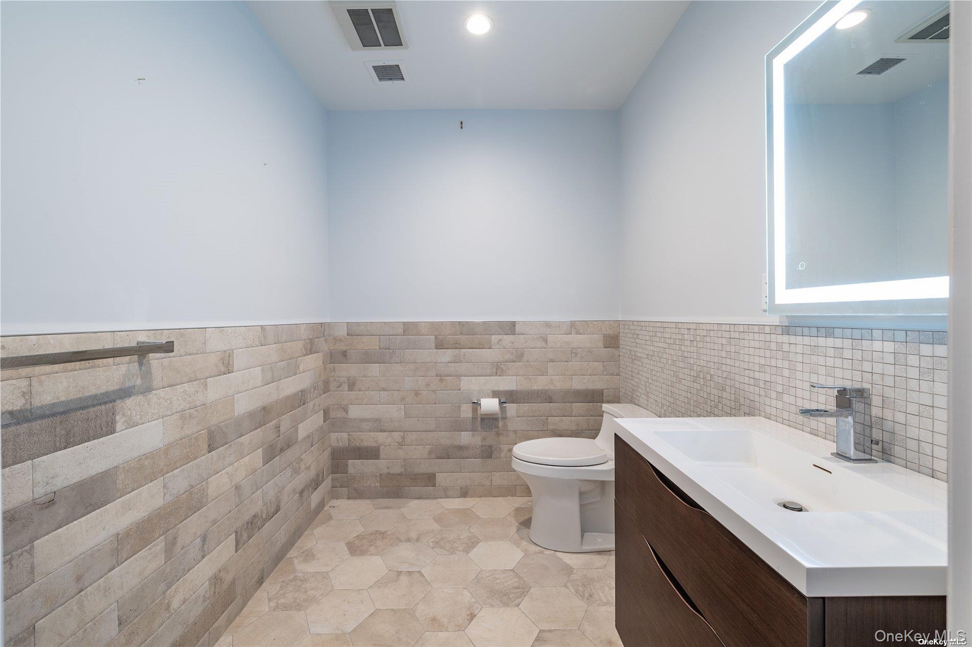 #10 photo, 260 W Broadway, ナッソー郡 Long Beach , NY 11561