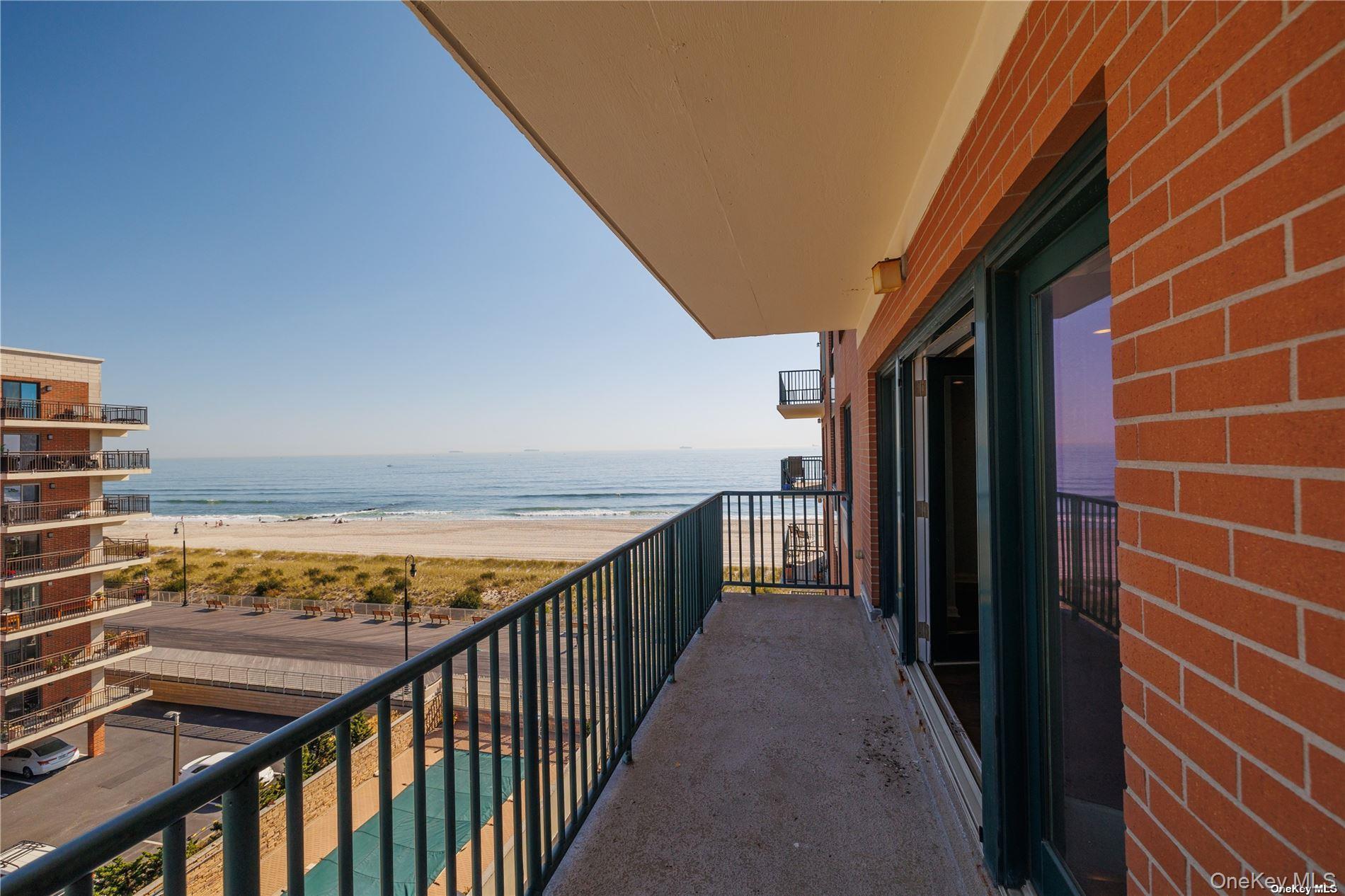 #4 photo, 260 W Broadway, ナッソー郡 Long Beach , NY 11561