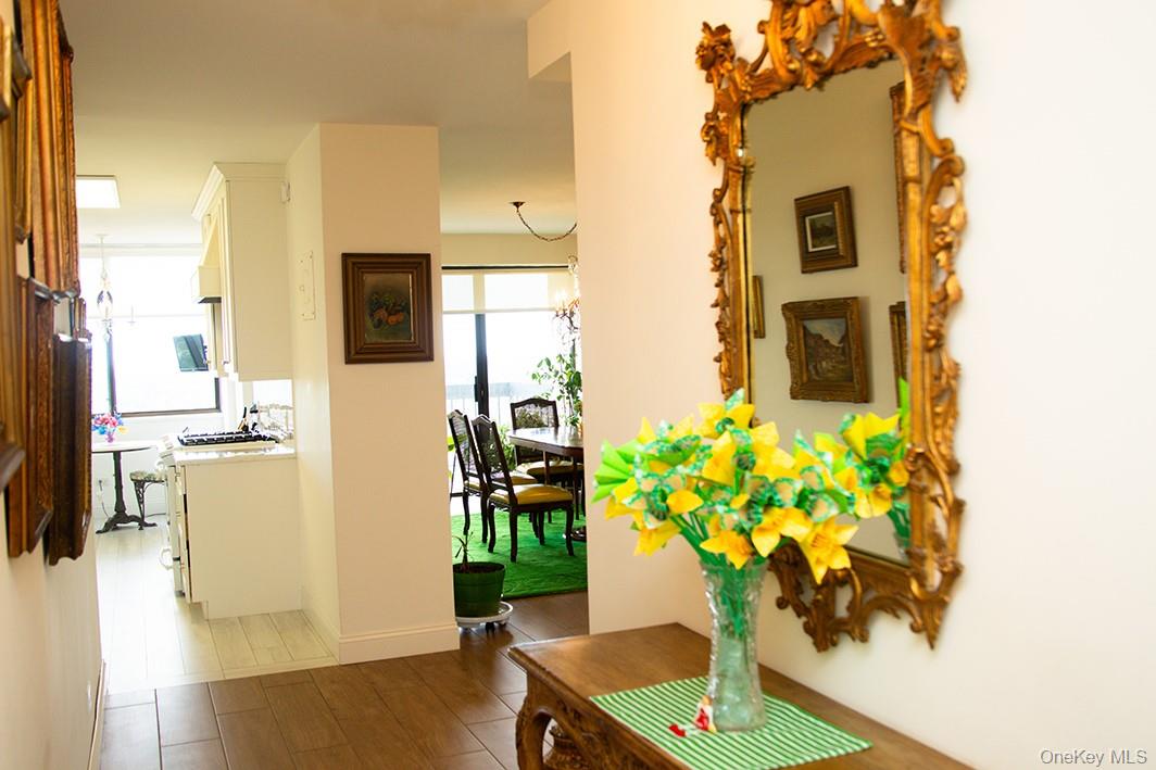 #2 photo, 27110 grand central Parkway, クイーンズ区 Floral Park , NY 11005