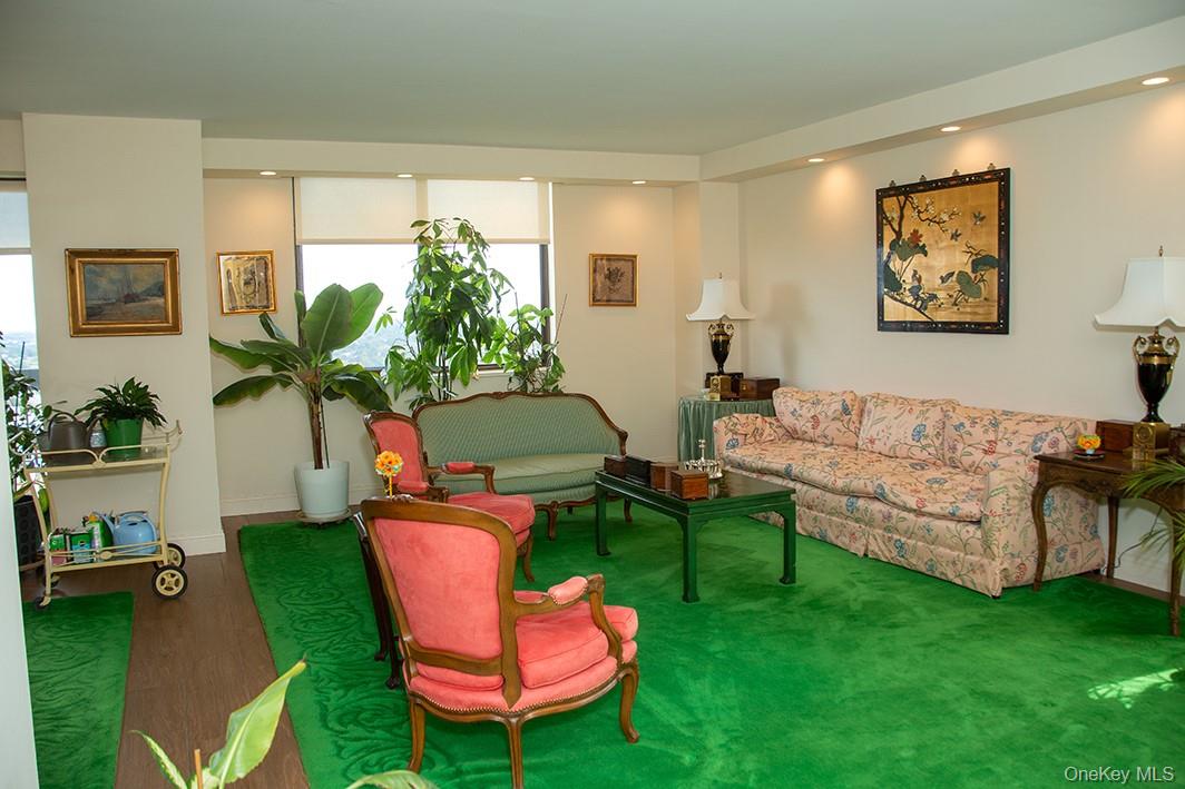 #5 photo, 27110 grand central Parkway, クイーンズ区 Floral Park , NY 11005