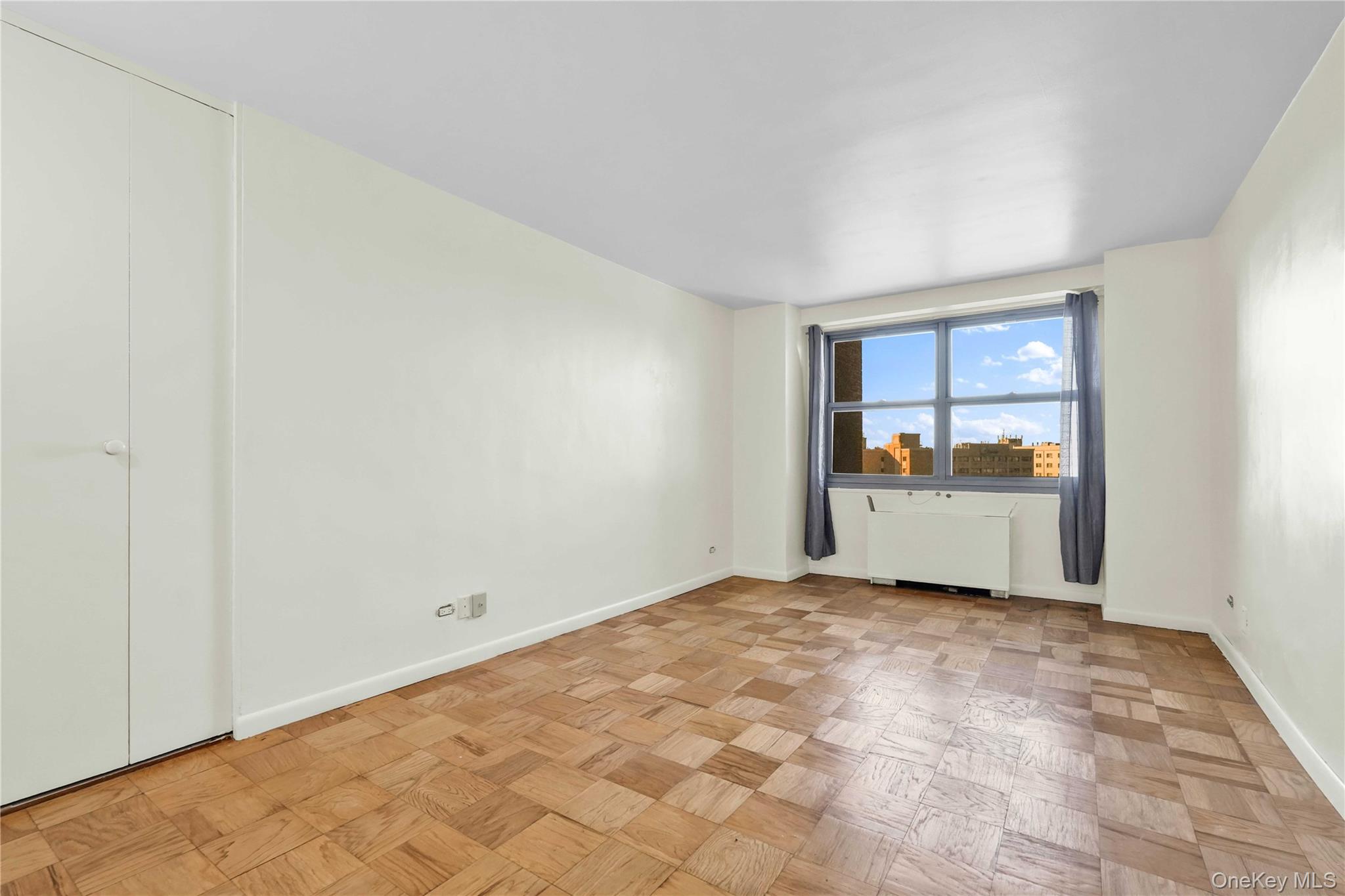 #14 photo, 6120 Grand Central Parkway, クイーンズ区 Forest Hills , NY 11375