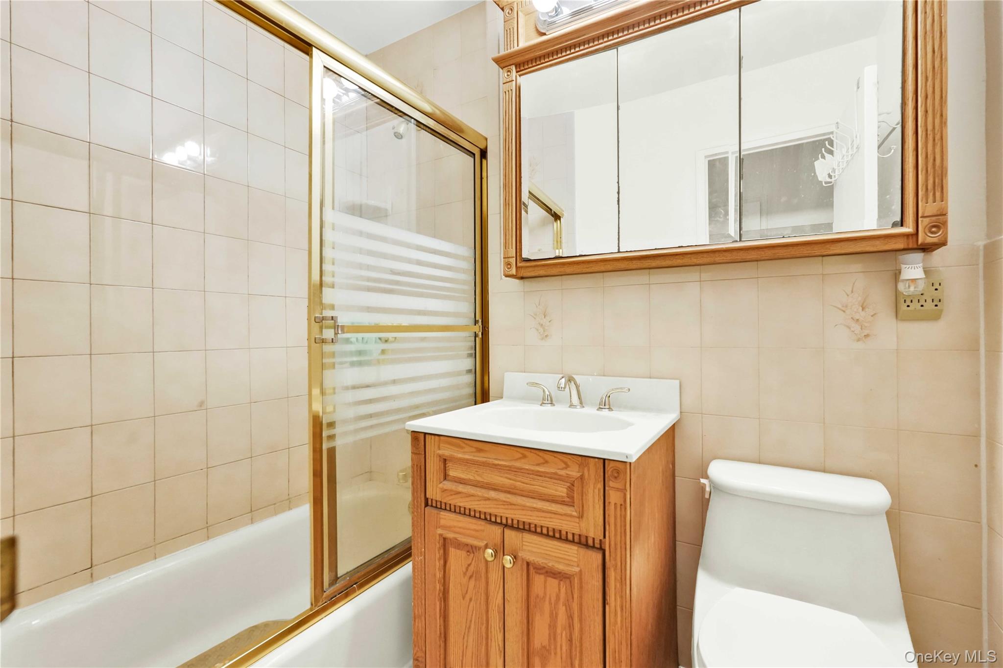 #17 photo, 6120 Grand Central Parkway, クイーンズ区 Forest Hills , NY 11375