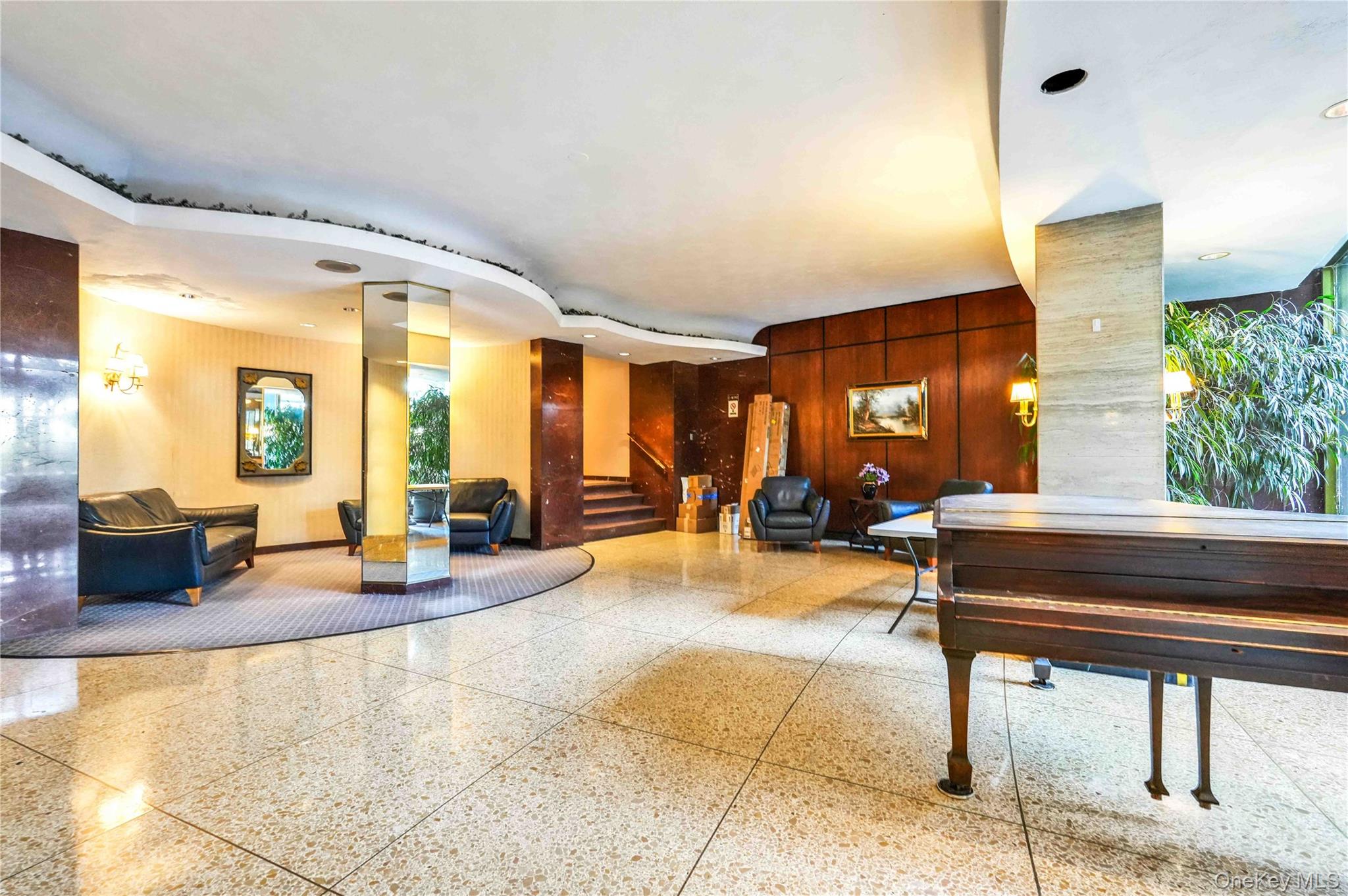 #3 photo, 6120 Grand Central Parkway, クイーンズ区 Forest Hills , NY 11375