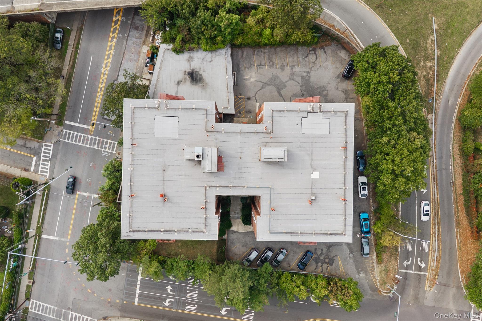 #20 photo, 1234 Midland Avenue, Bronxville , NY 10708