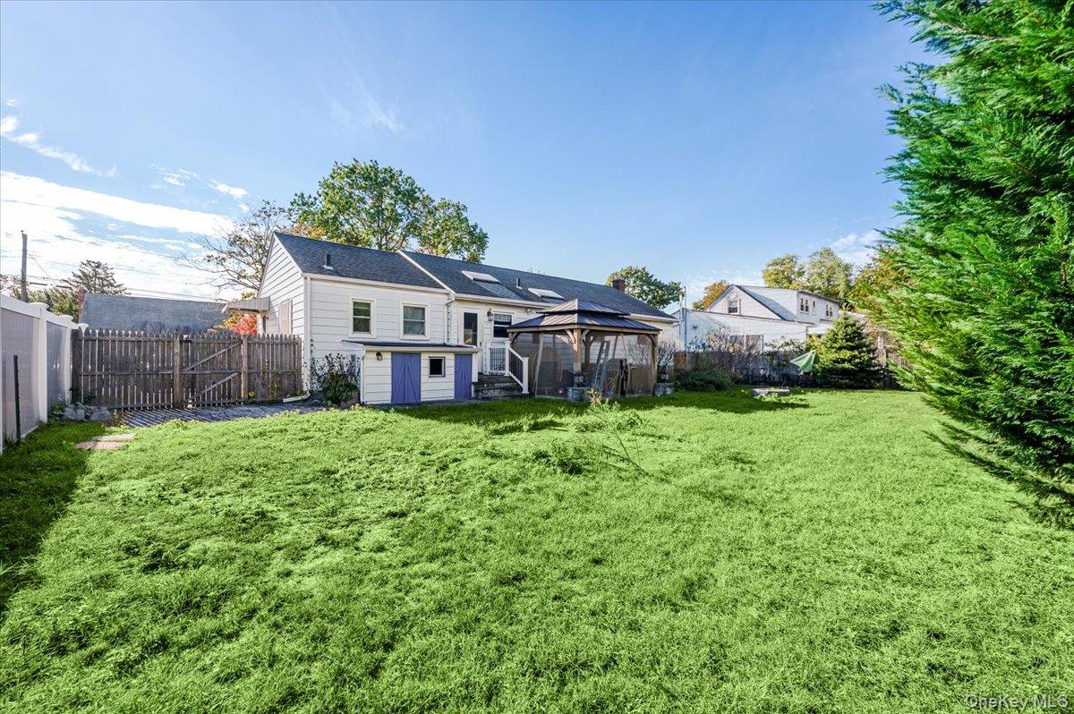 #15 photo, 165 Tremont Road, Lindenhurst , NY 11757