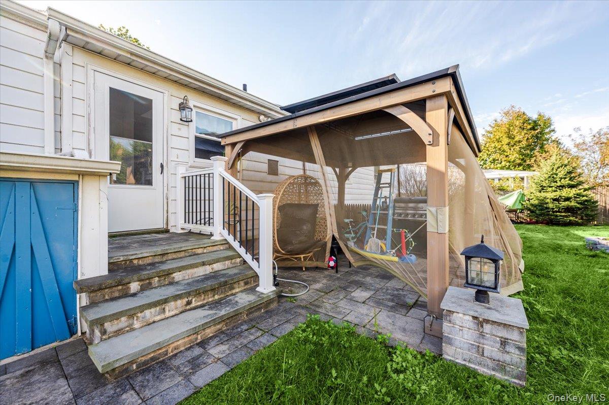 #18 photo, 165 Tremont Road, Lindenhurst , NY 11757