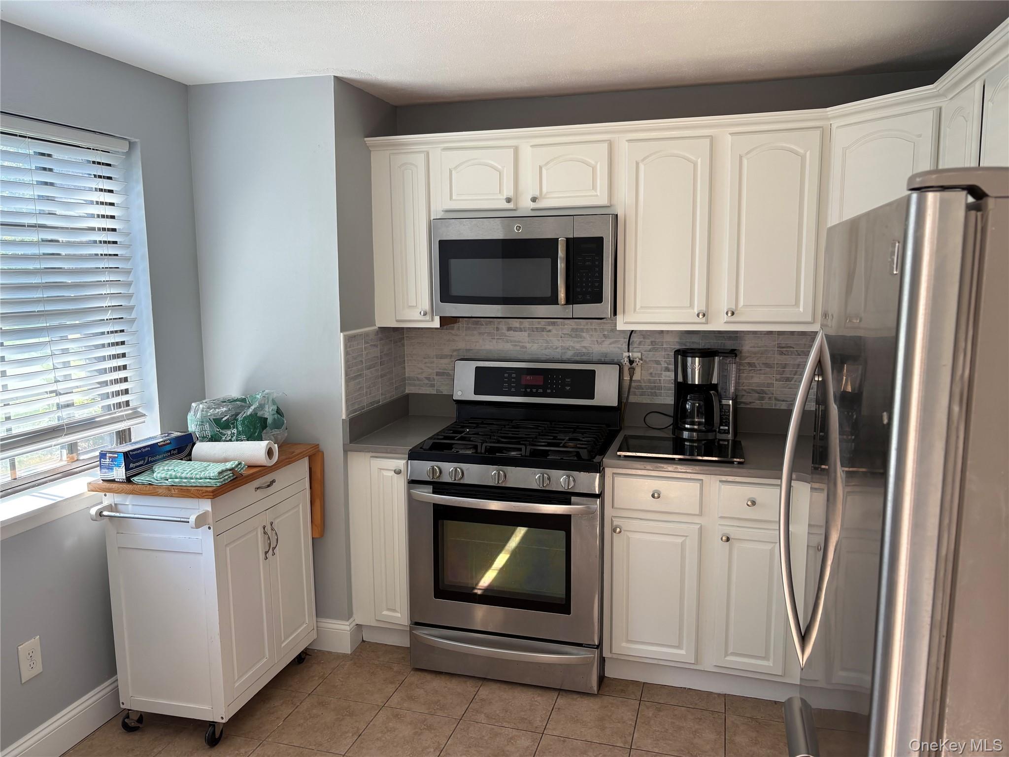 #3 photo, 33 Newbrook Lane, Bay Shore , NY 11706