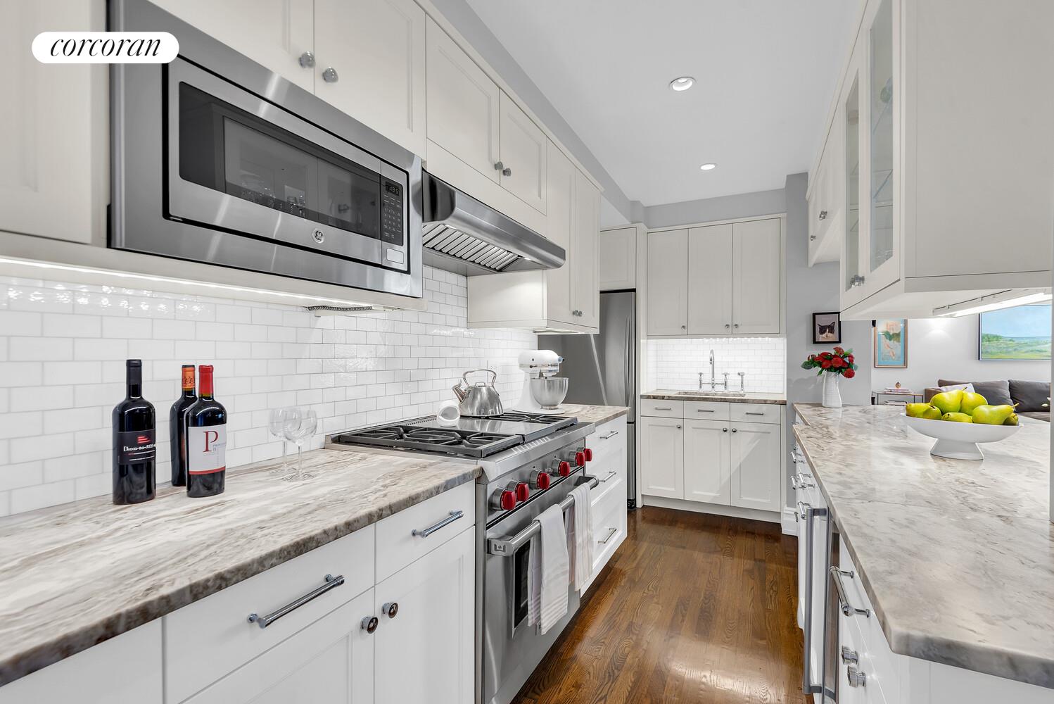 #8 photo, 107 W 86TH Street, マンハッタン Upper West Side , NY 10024