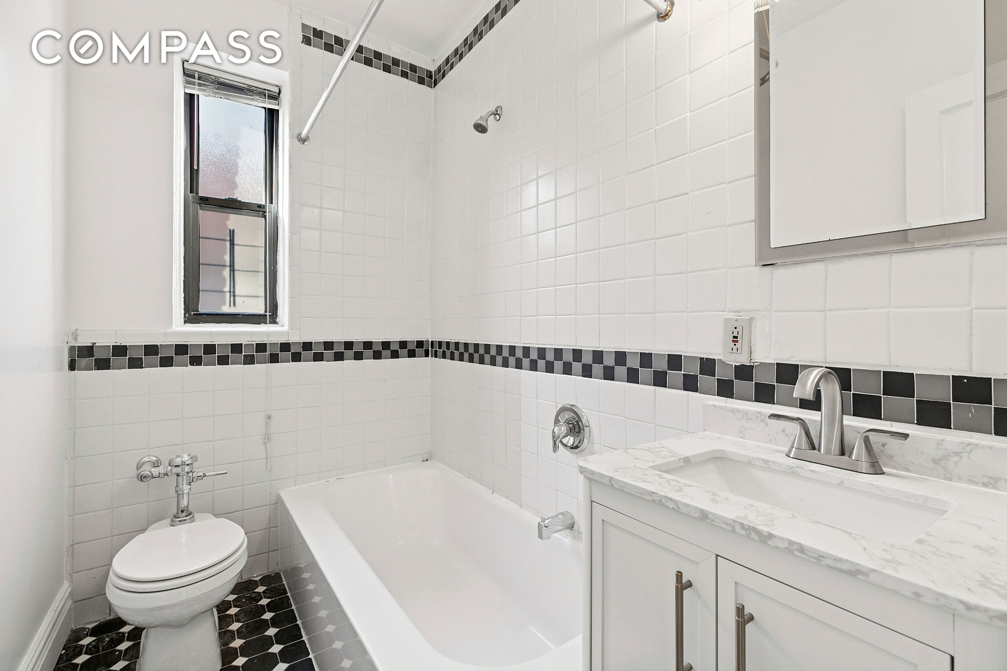 #9 photo, New York City, マンハッタン Washington Heights , NY 10032