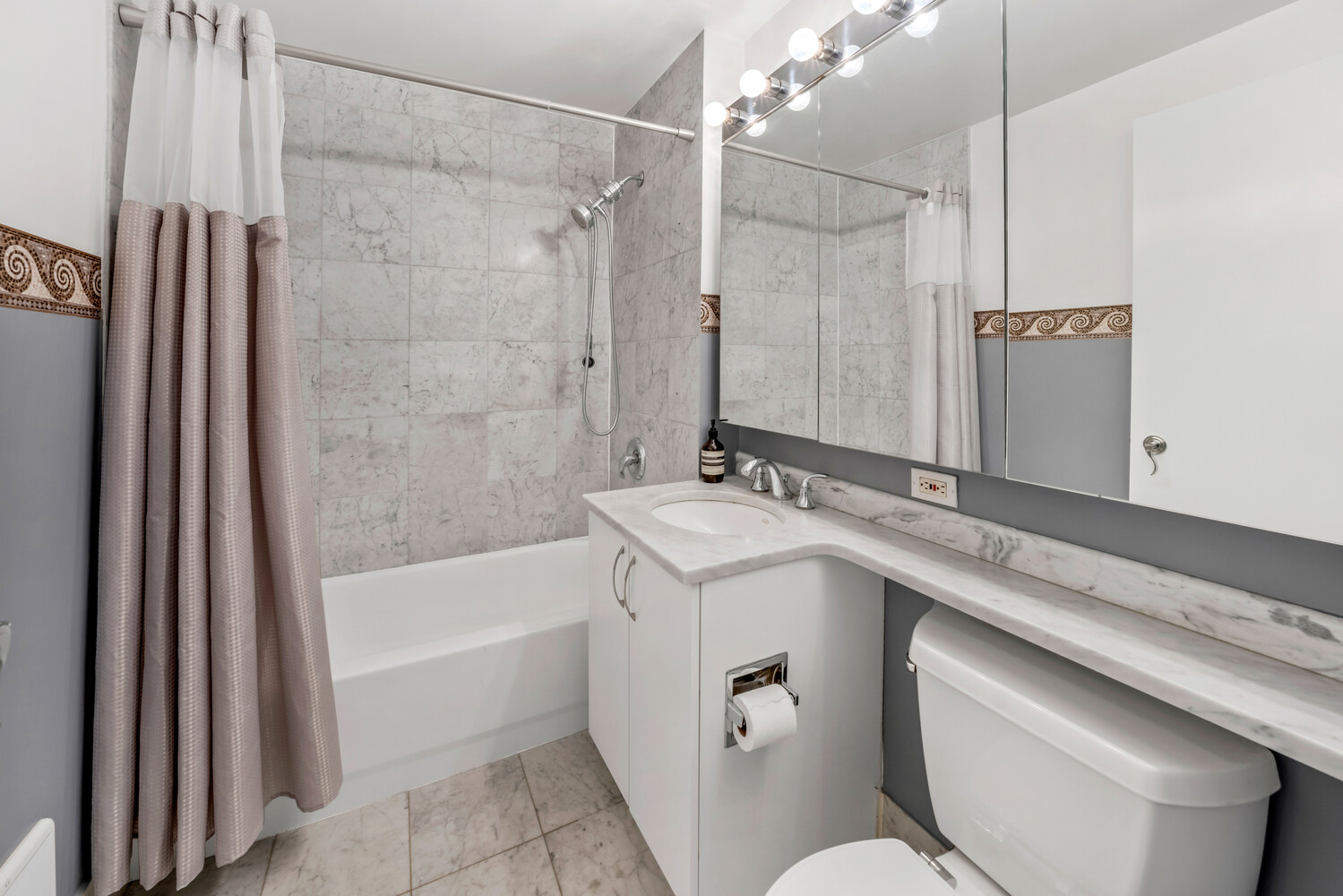 #4 photo, 199 BOWERY, Lower East Side , NY 10002