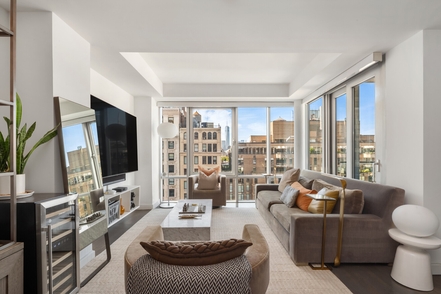 #4 photo, 14 W 14TH Street, Greenwich Village , NY 10011