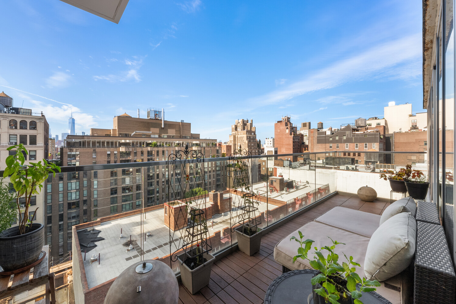 #5 photo, 14 W 14TH Street, Greenwich Village , NY 10011