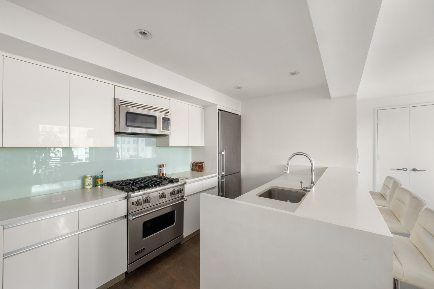 #7 photo, 14 W 14TH Street, Greenwich Village , NY 10011