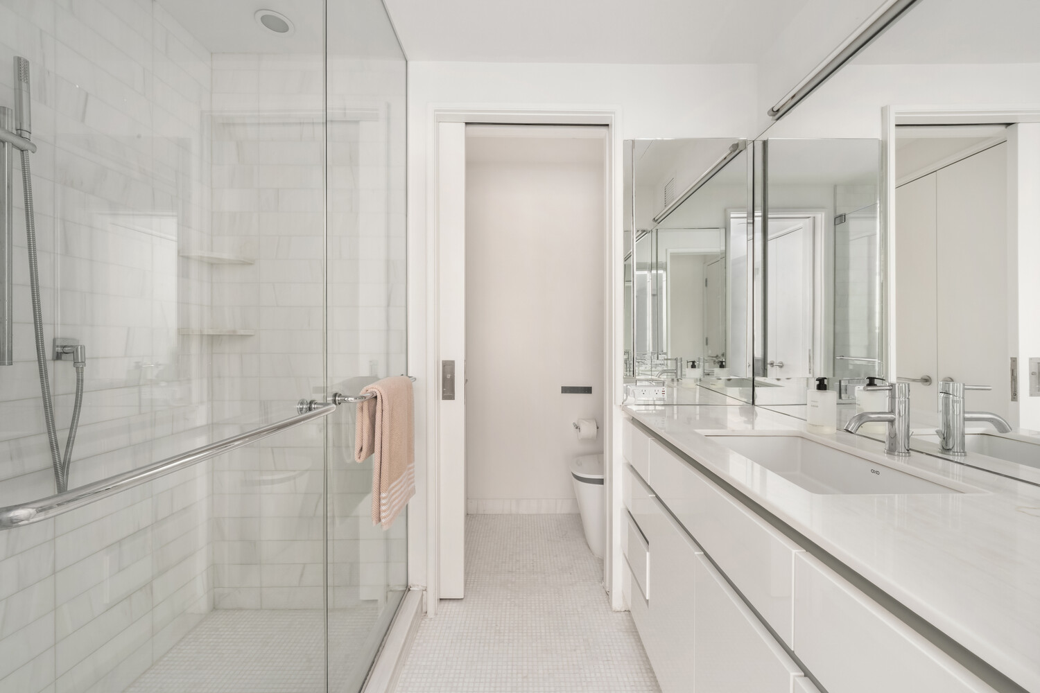 #9 photo, 14 W 14TH Street, Greenwich Village , NY 10011