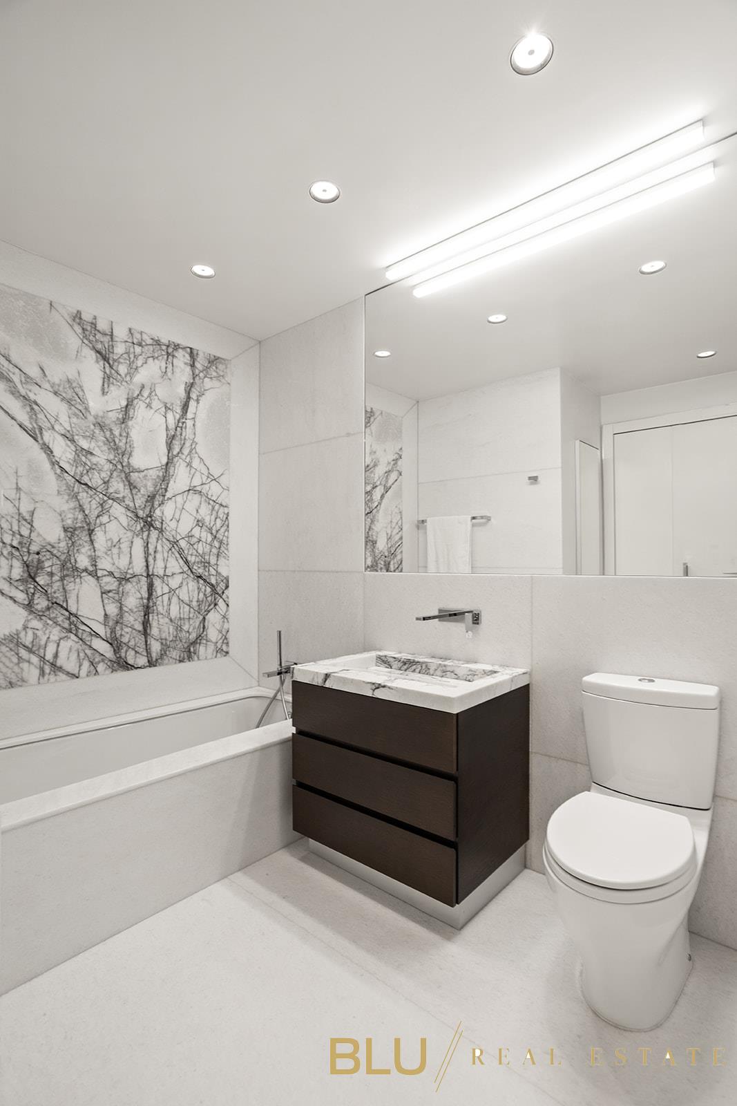 #8 photo, New York City, マンハッタン Lincoln Square , NY 10069