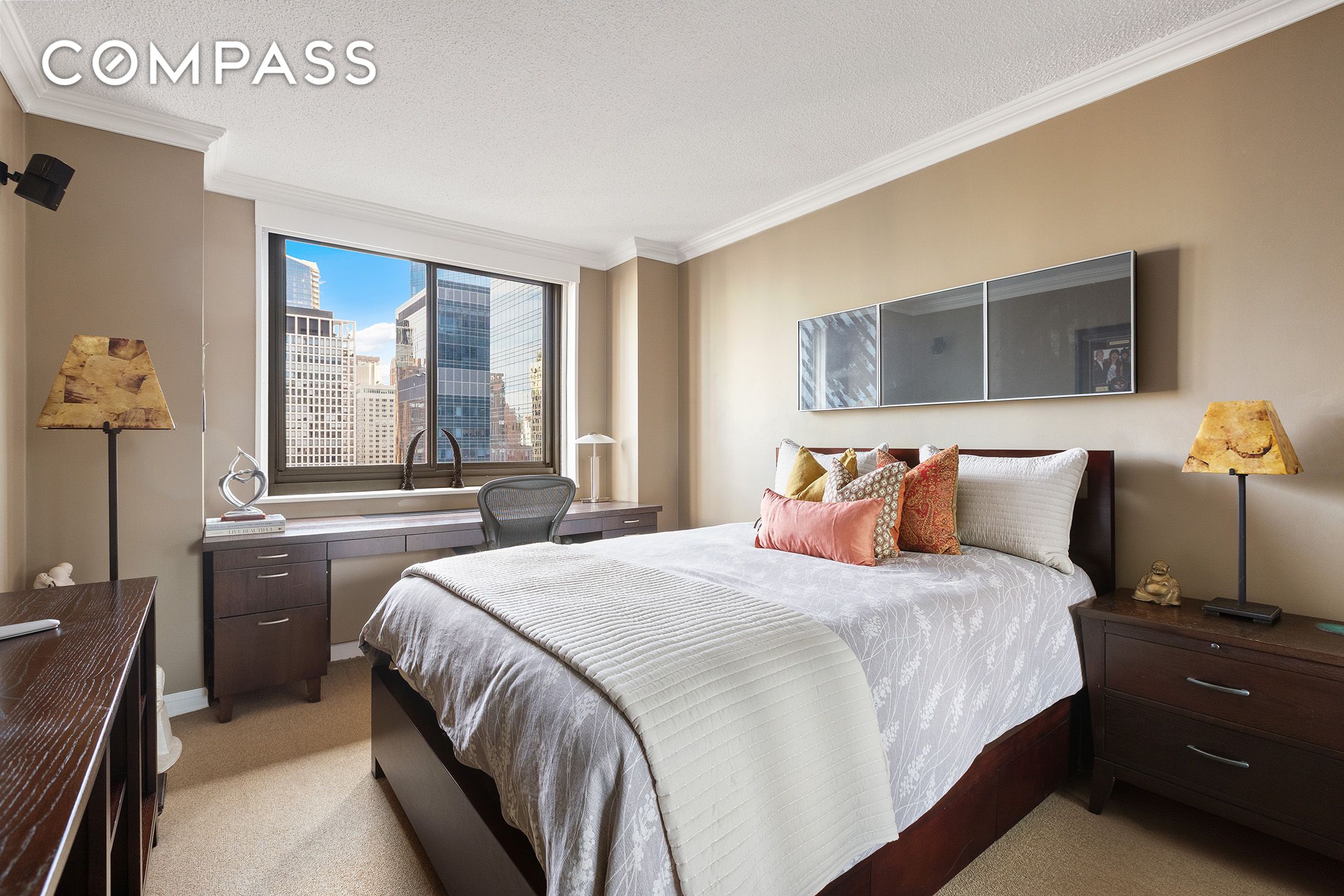 #13 photo, 347 W 57th Street, マンハッタン Hell's Kitchen , NY 10019