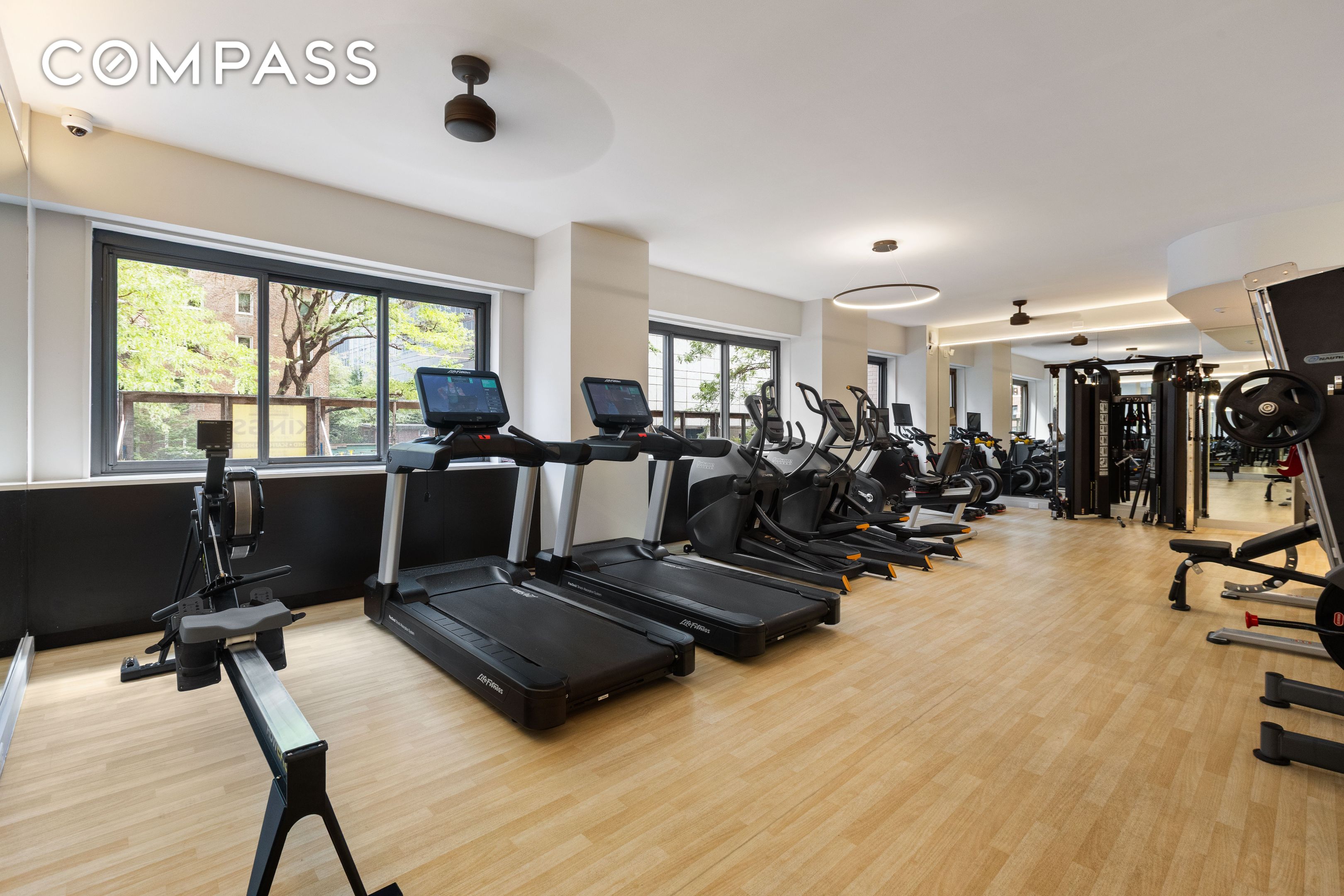 #17 photo, 347 W 57th Street, マンハッタン Hell's Kitchen , NY 10019