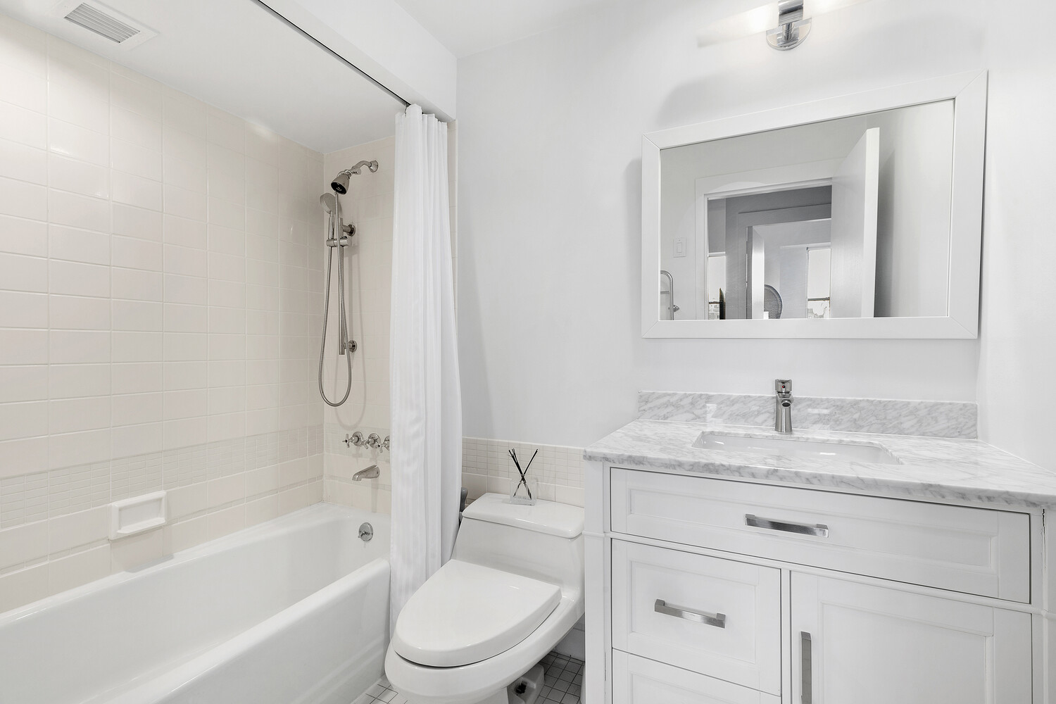 #8 photo, 40 E 61ST Street, Lenox Hill , NY 10021