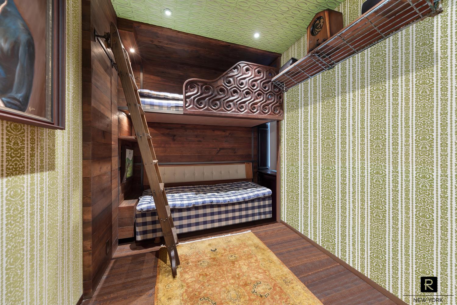 #18 photo, 34 Gramercy Park E, Gramercy Park , NY 10010