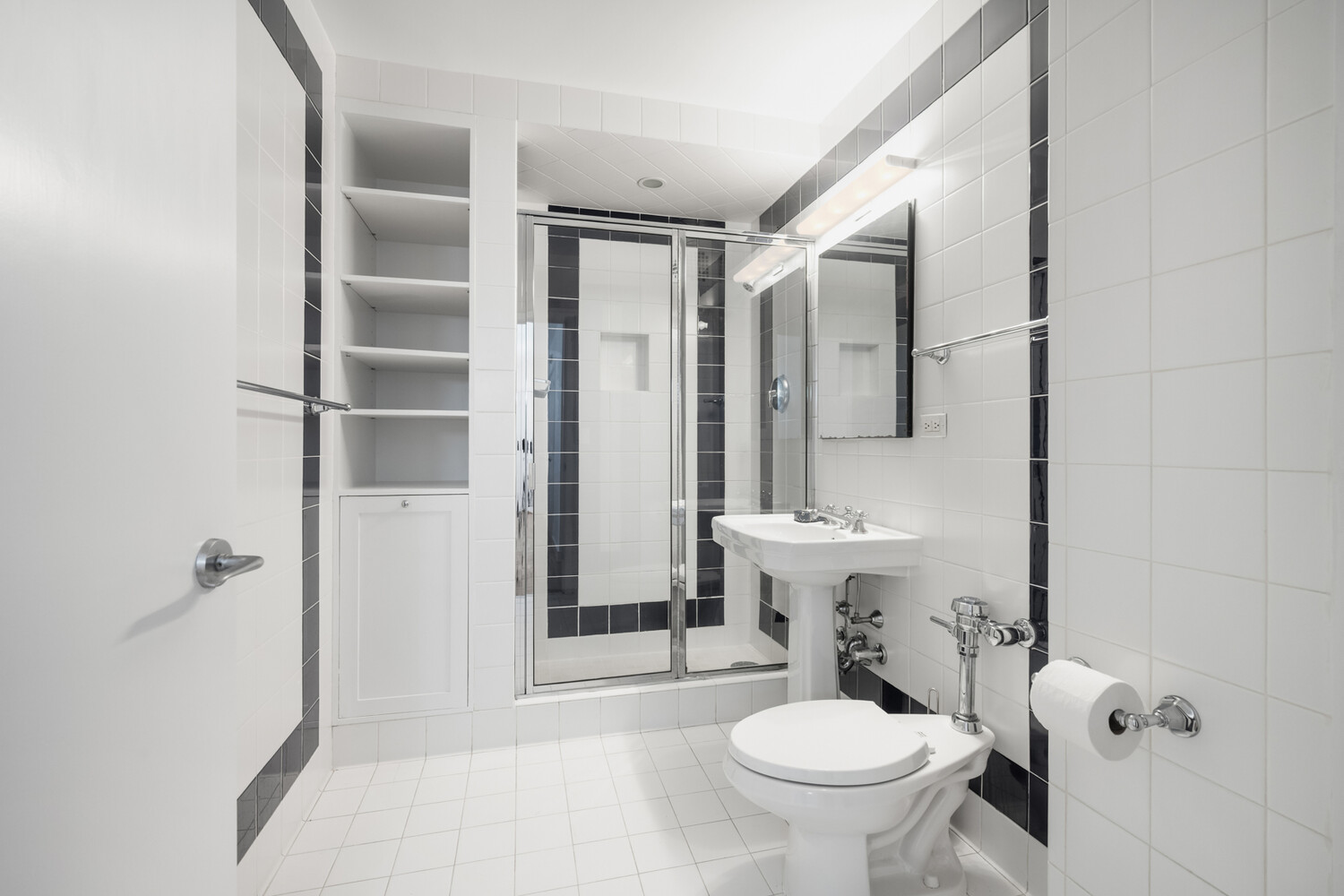 #11 photo, 207 E 74TH Street, Lenox Hill , NY 10021