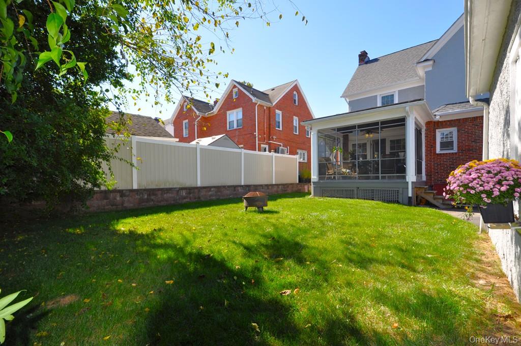 #2 photo, 54 Lincoln Avenue, White Plains , NY 10606