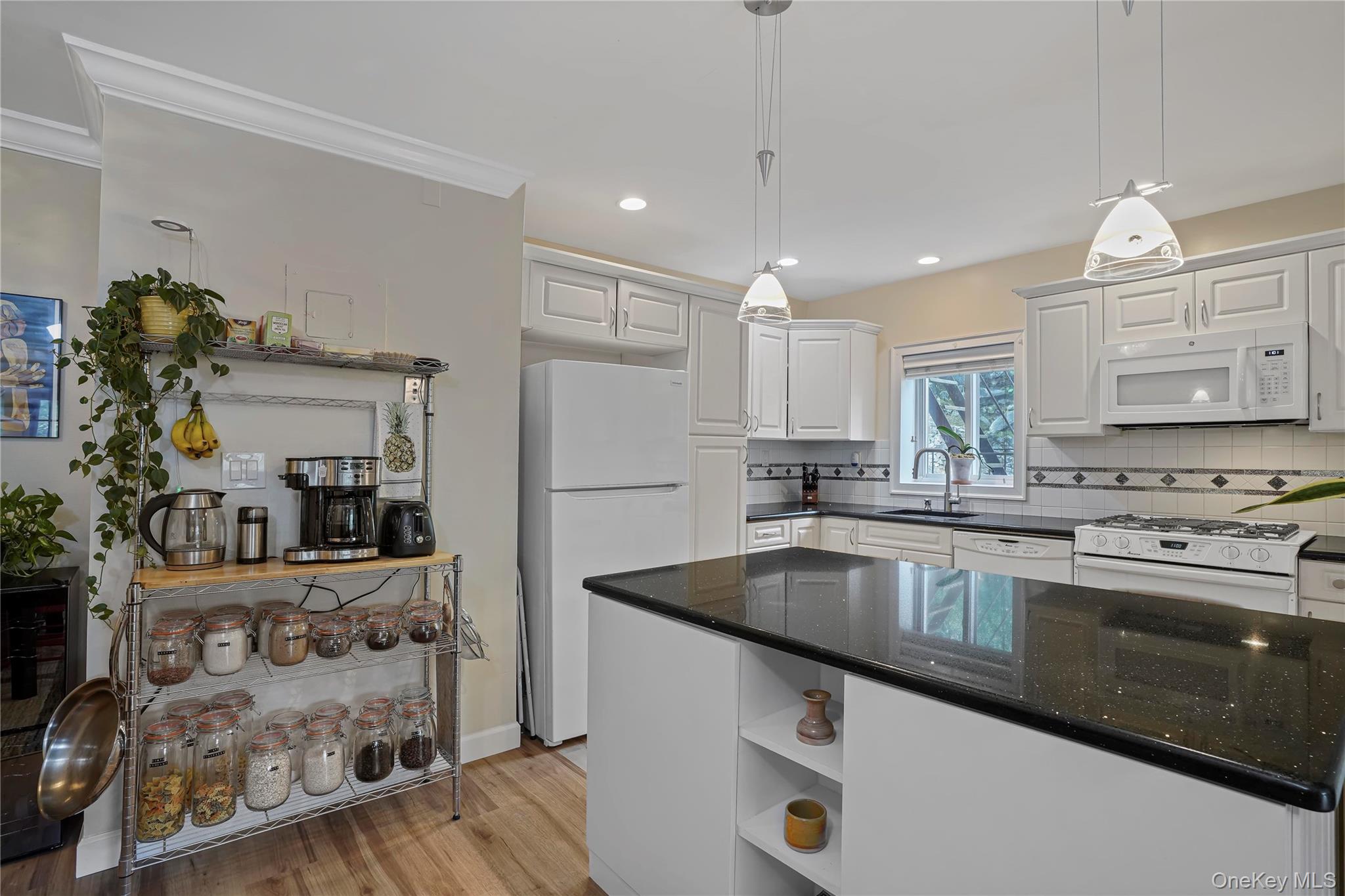 #3 photo, 2333 Palmer Avenue, New Rochelle , NY 10801