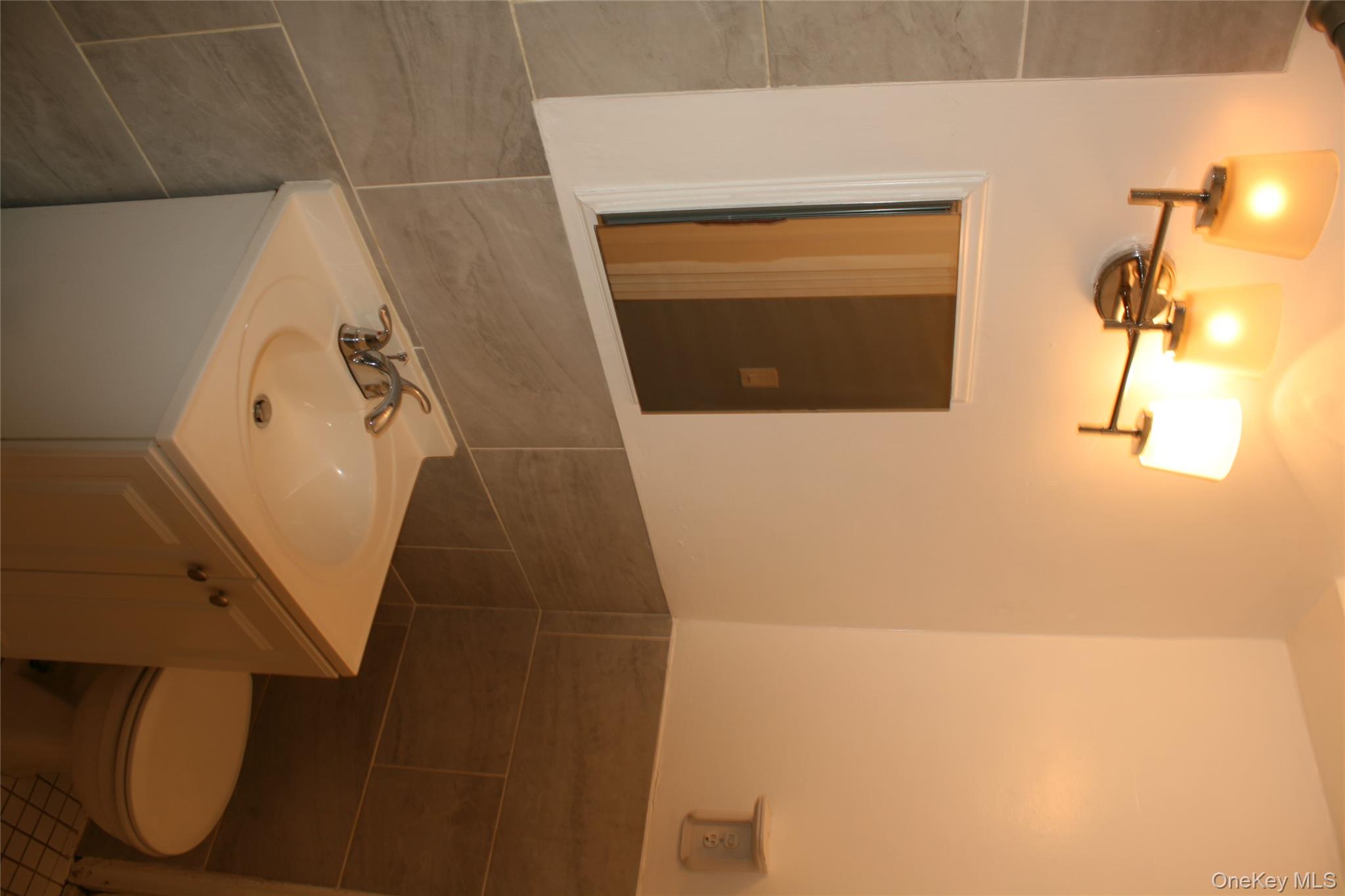 #4 photo, 306 E Mosholu Parkway, Bronx , NY 10458