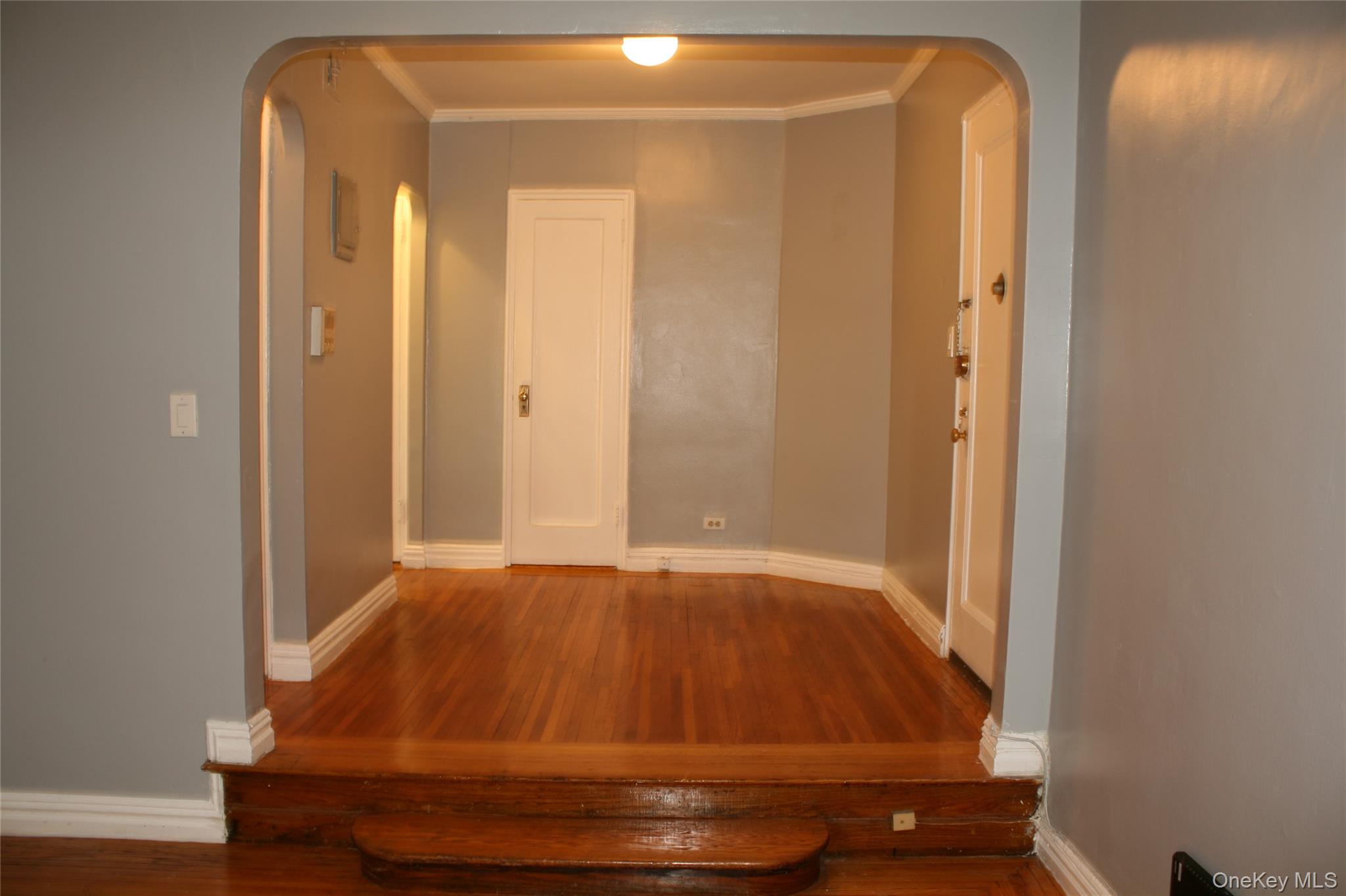 #8 photo, 306 E Mosholu Parkway, Bronx , NY 10458