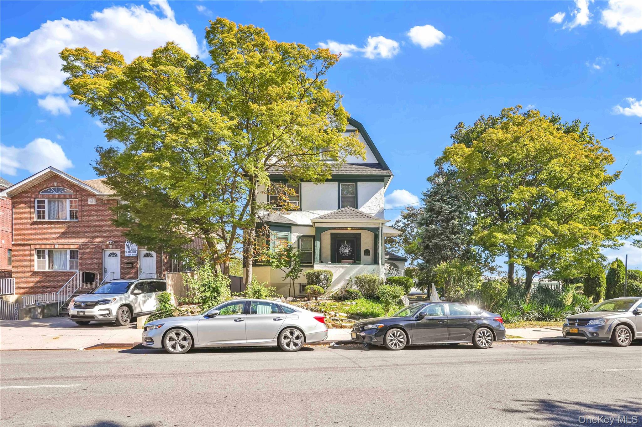 #3 photo, 104-47 Ditmars Boulevard, クイーンズ区 East Elmhurst , NY 11369