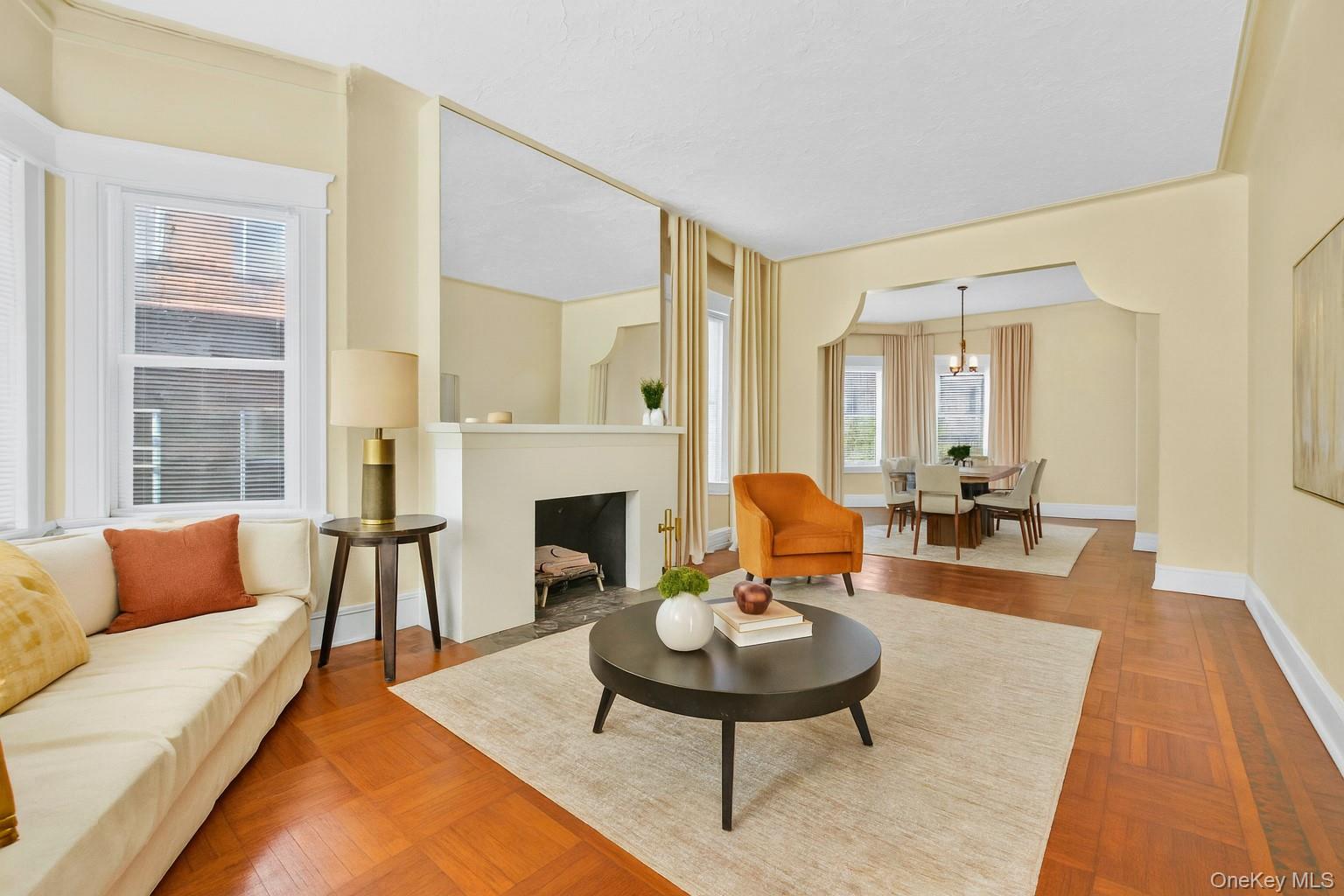 #5 photo, 104-47 Ditmars Boulevard, クイーンズ区 East Elmhurst , NY 11369