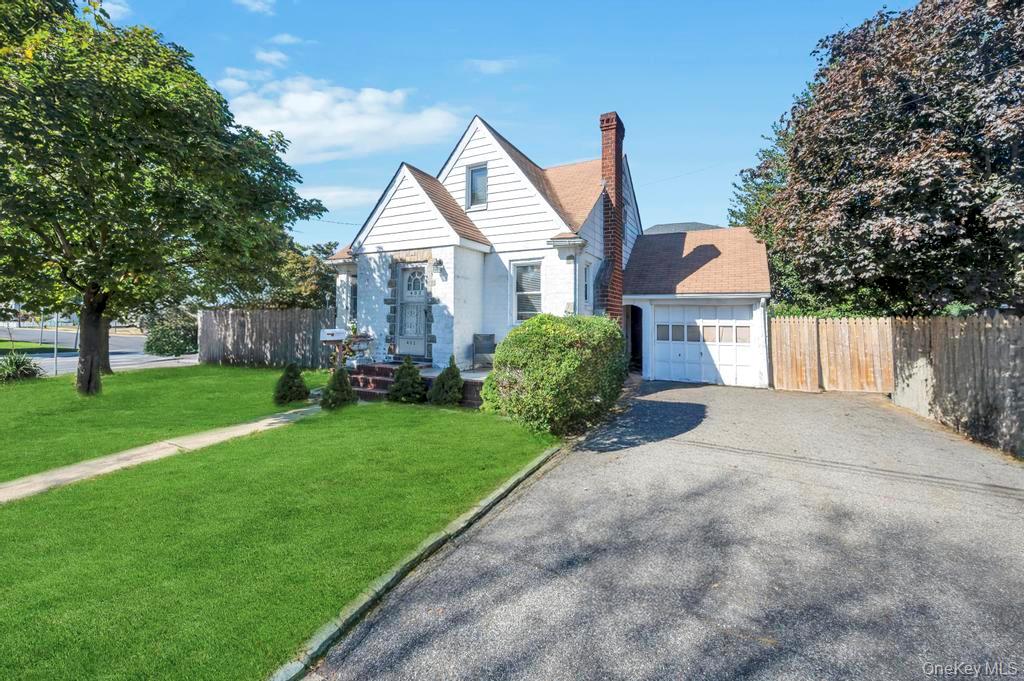 #1 photo, 402 Marle Place, ナッソー郡 Bellmore , NY 11710