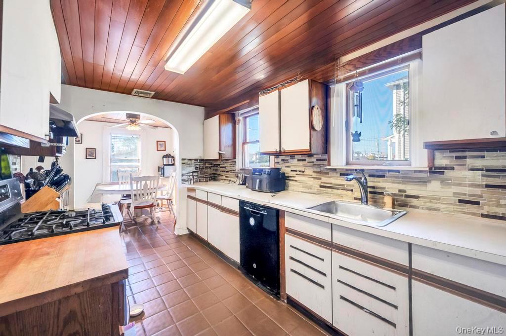 #11 photo, 402 Marle Place, ナッソー郡 Bellmore , NY 11710