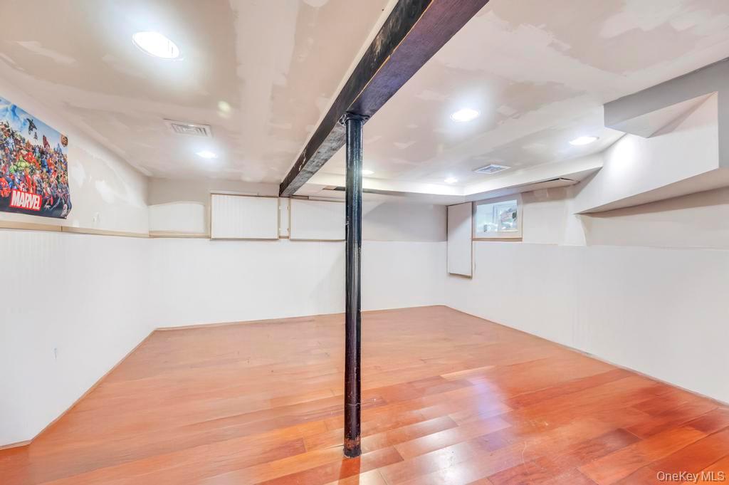 #16 photo, 402 Marle Place, ナッソー郡 Bellmore , NY 11710