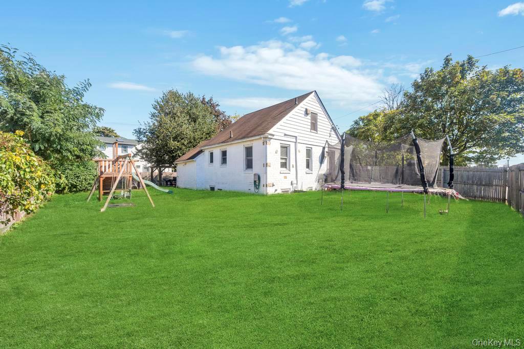 #3 photo, 402 Marle Place, ナッソー郡 Bellmore , NY 11710