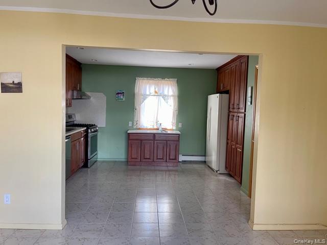 #9 photo, 325 S 8th Street, Lindenhurst , NY 11757