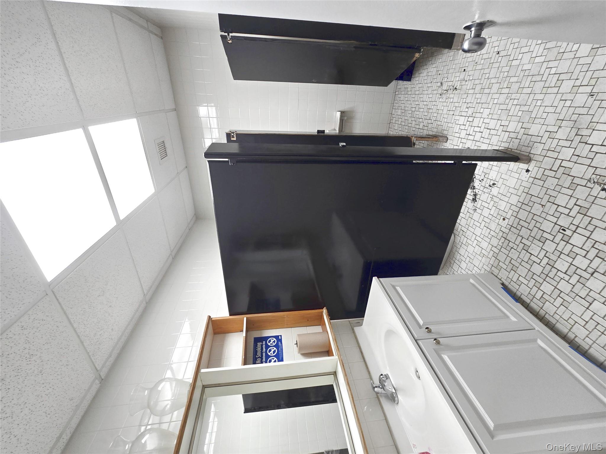 #14 photo, 24-11 41st Avenue, Long Island City , NY 11101