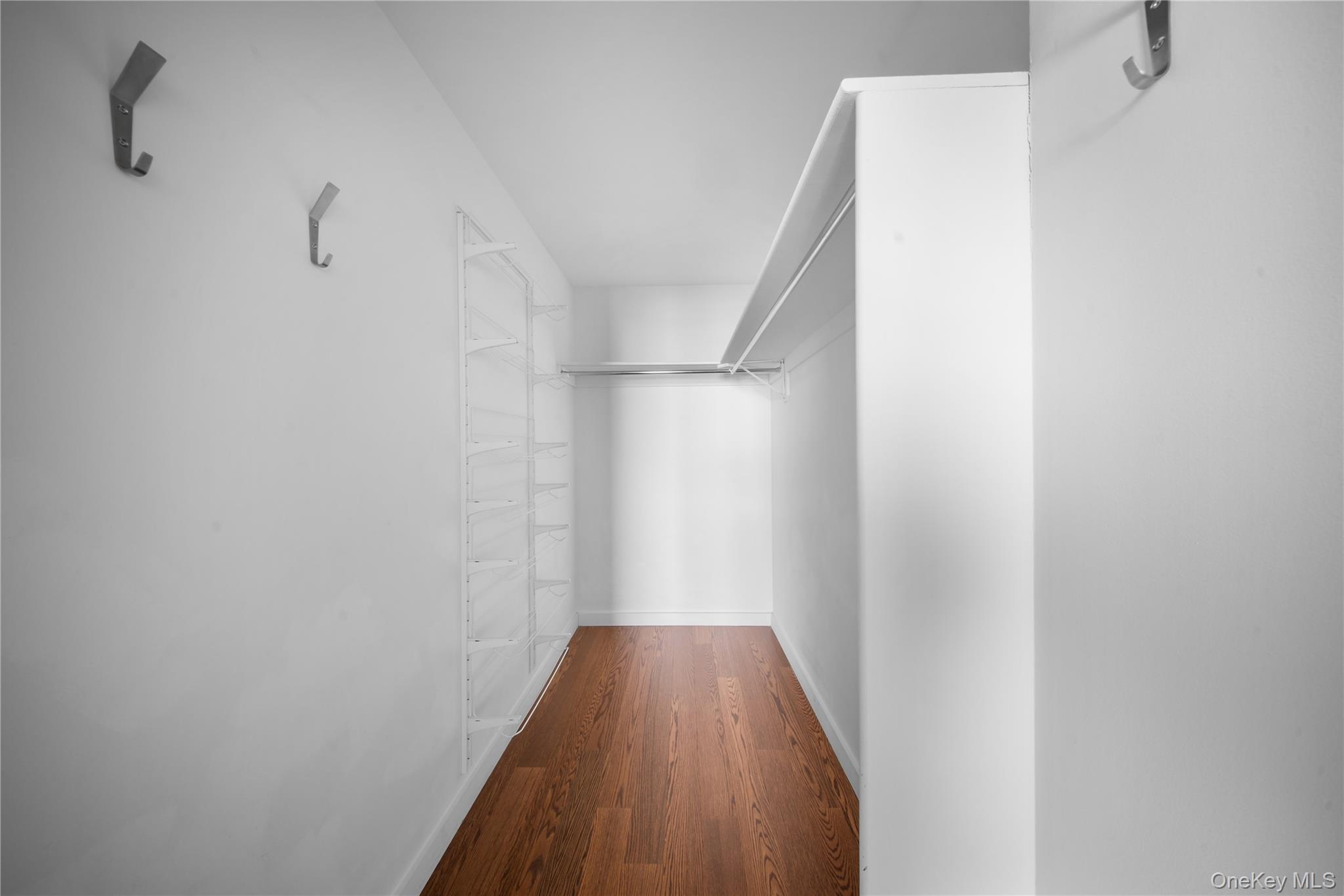 #14 photo, 40-26 College Point Boulevard, クイーンズ区 Flushing , NY 11354