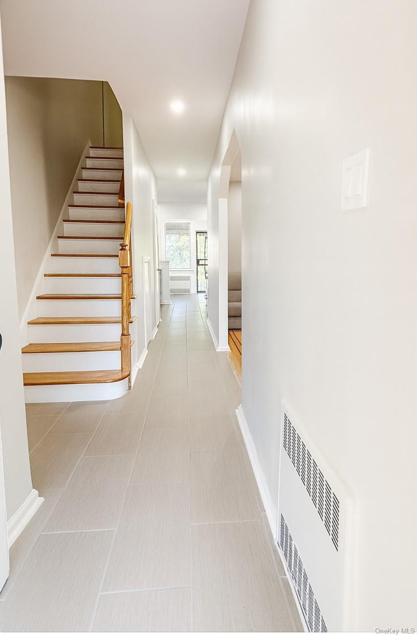 #1 photo, 1059 Burke Avenue, ब्रोंक्स Bronx , NY 10469