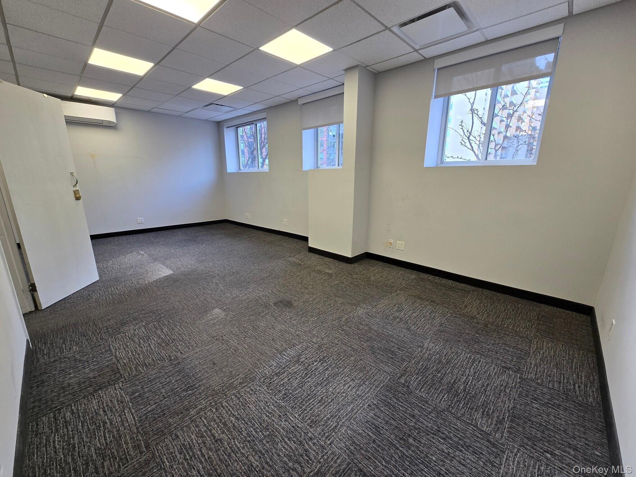 #1 photo, 2409 41st Avenue, クイーンズ区 Astoria , NY 11101