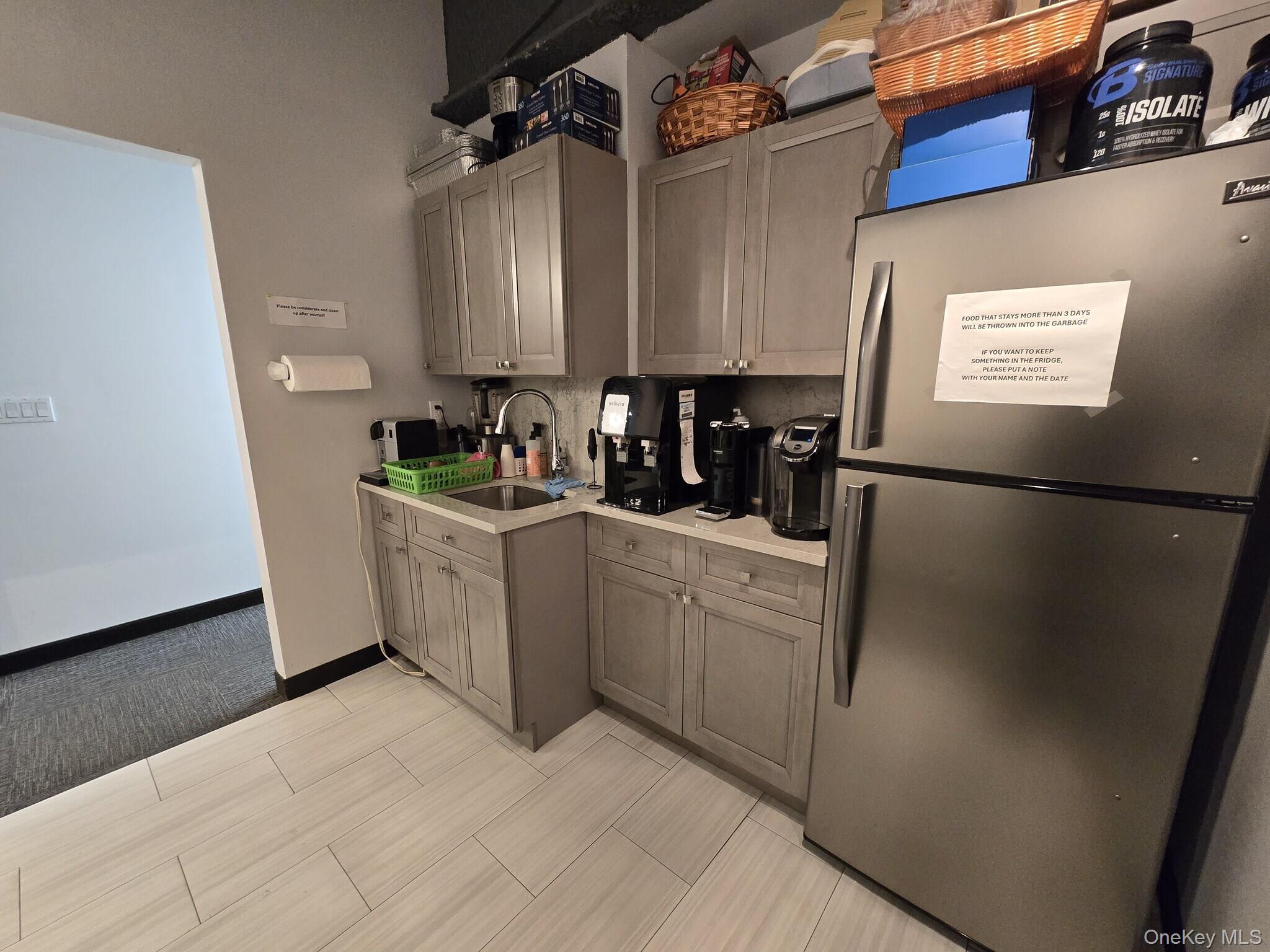 #15 photo, 2409 41st Avenue, クイーンズ区 Astoria , NY 11101