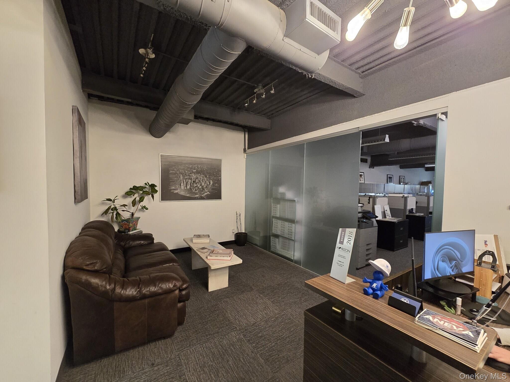 #8 photo, 2409 41st Avenue, クイーンズ区 Astoria , NY 11101