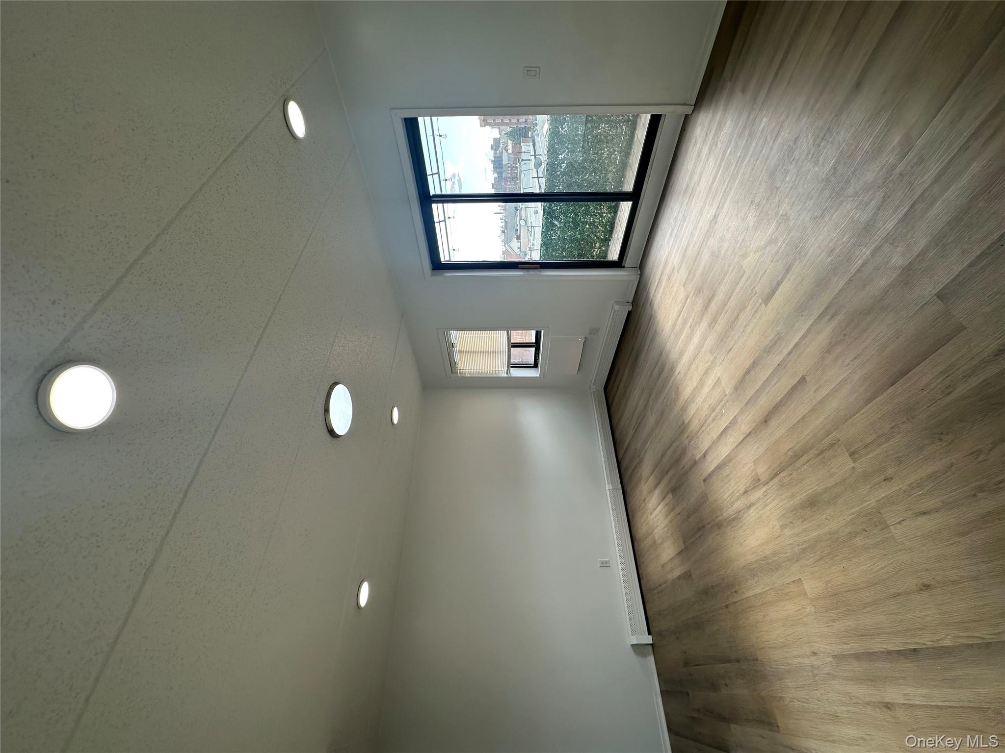 #3 photo, 41-28 71st Street, クイーンズ区 Woodside , NY 11377