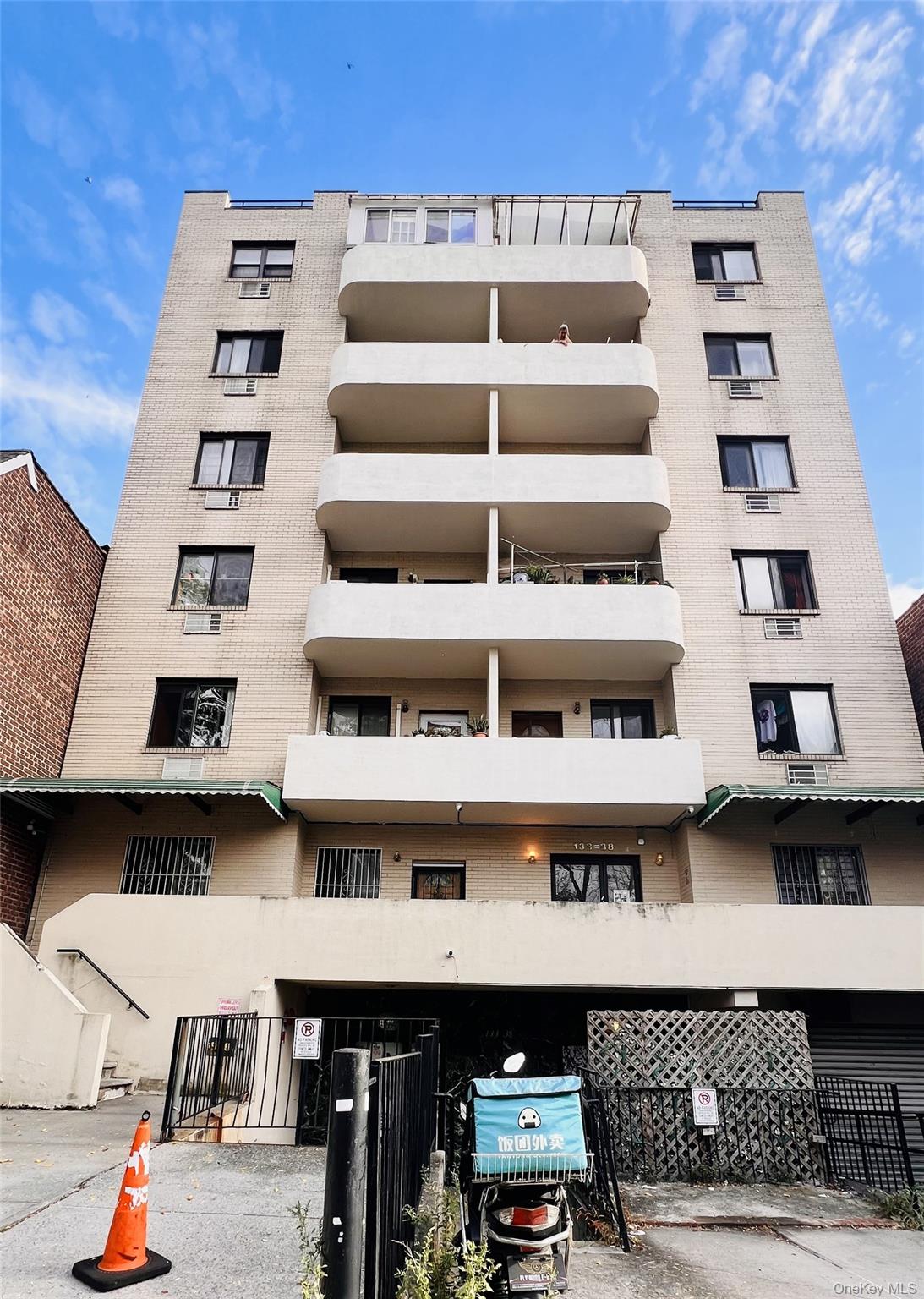 #1 photo, 13338 Avery Avenue, 法拉盛 Flushing , NY 11355