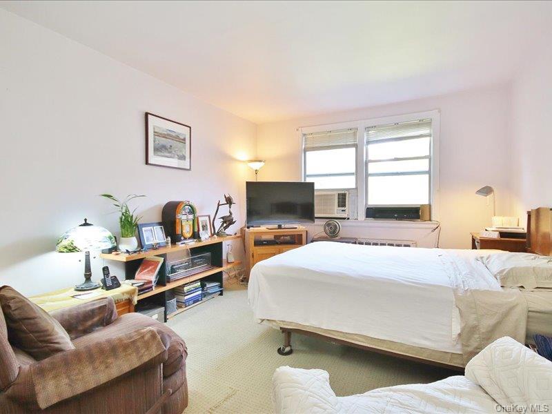 #14 photo, 10 Bryant Gardens, White Plains , NY 10605