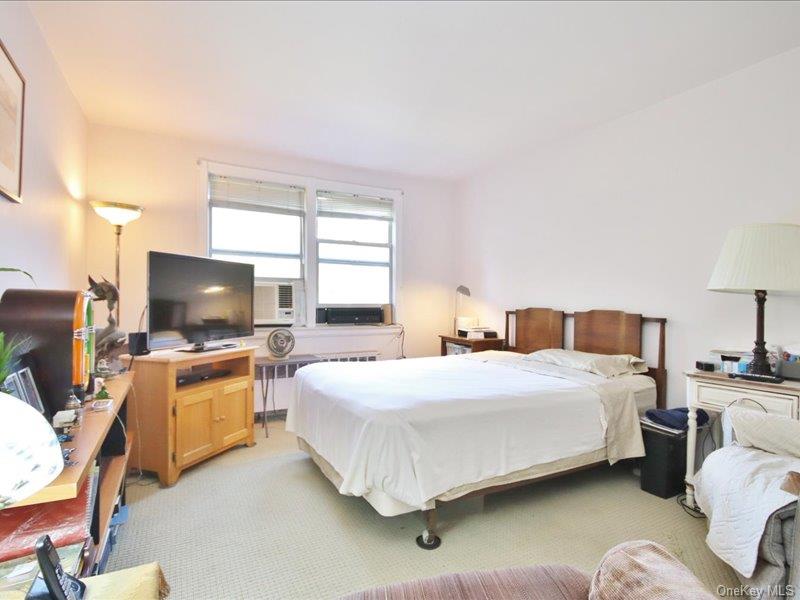 #16 photo, 10 Bryant Gardens, White Plains , NY 10605