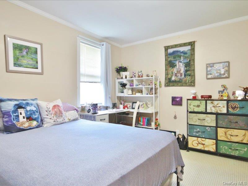 #18 photo, 10 Bryant Gardens, White Plains , NY 10605